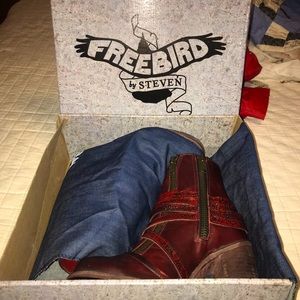 Beautiful boots by Freebird! These boots made by him are hot and going fast